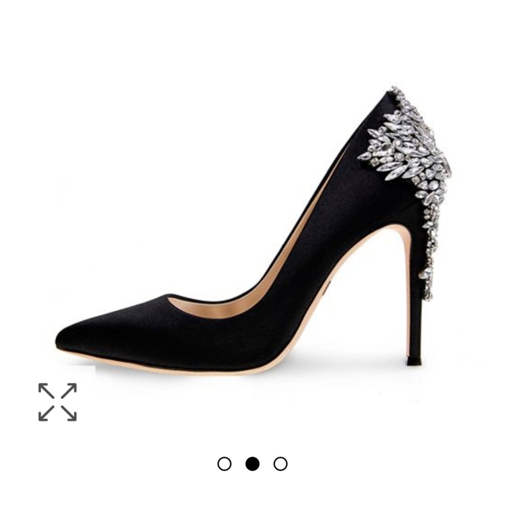 Badgley Mischka point toe pumps